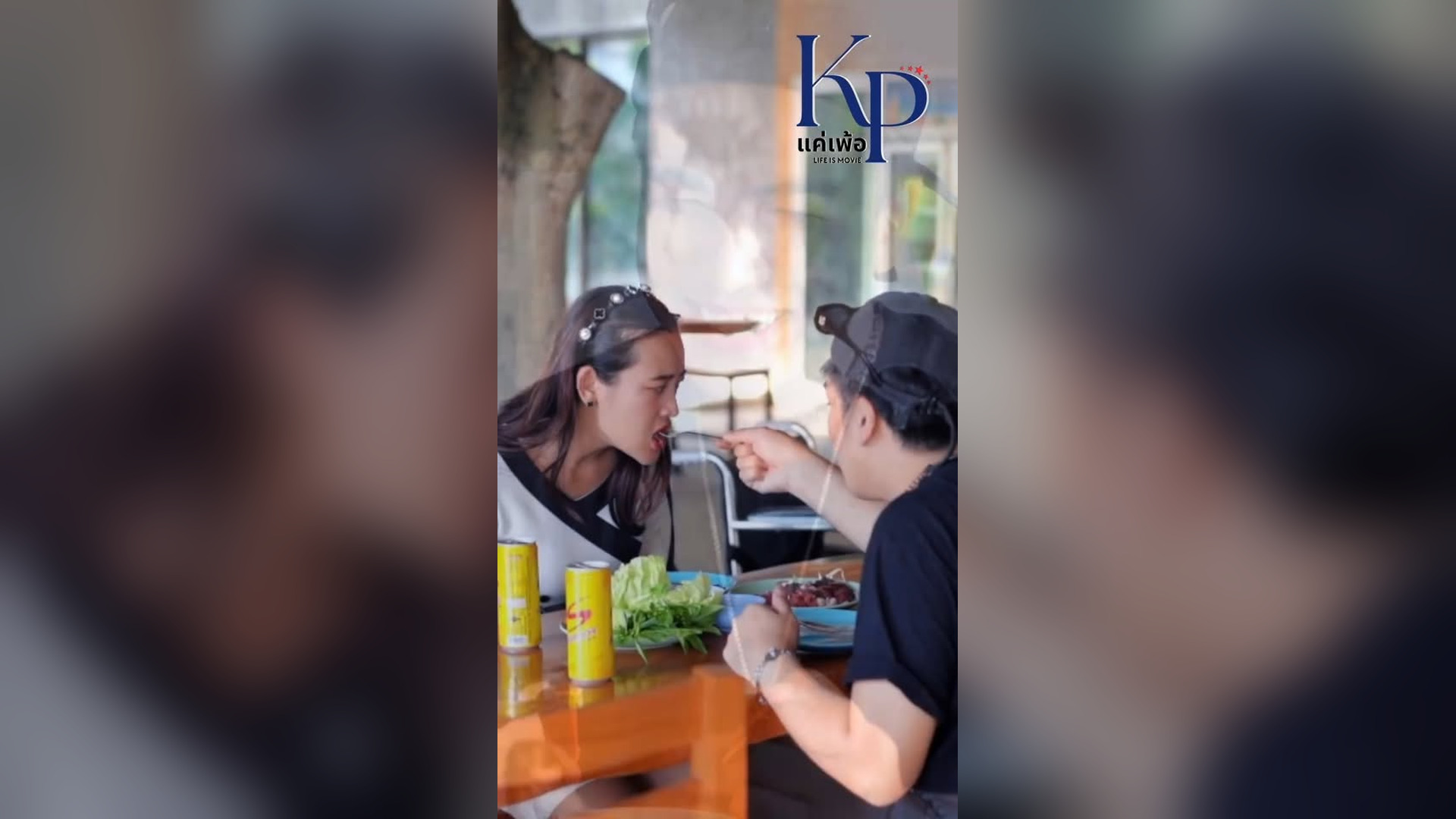 G1404036_หาคนมาด แลโดยผ านความโลภของแต ะคน_part2.mp4 | Películas en 3 Minutos